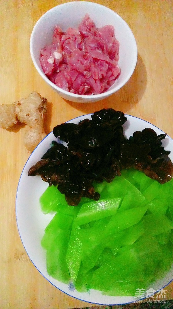 耳子莴笋炒肉片