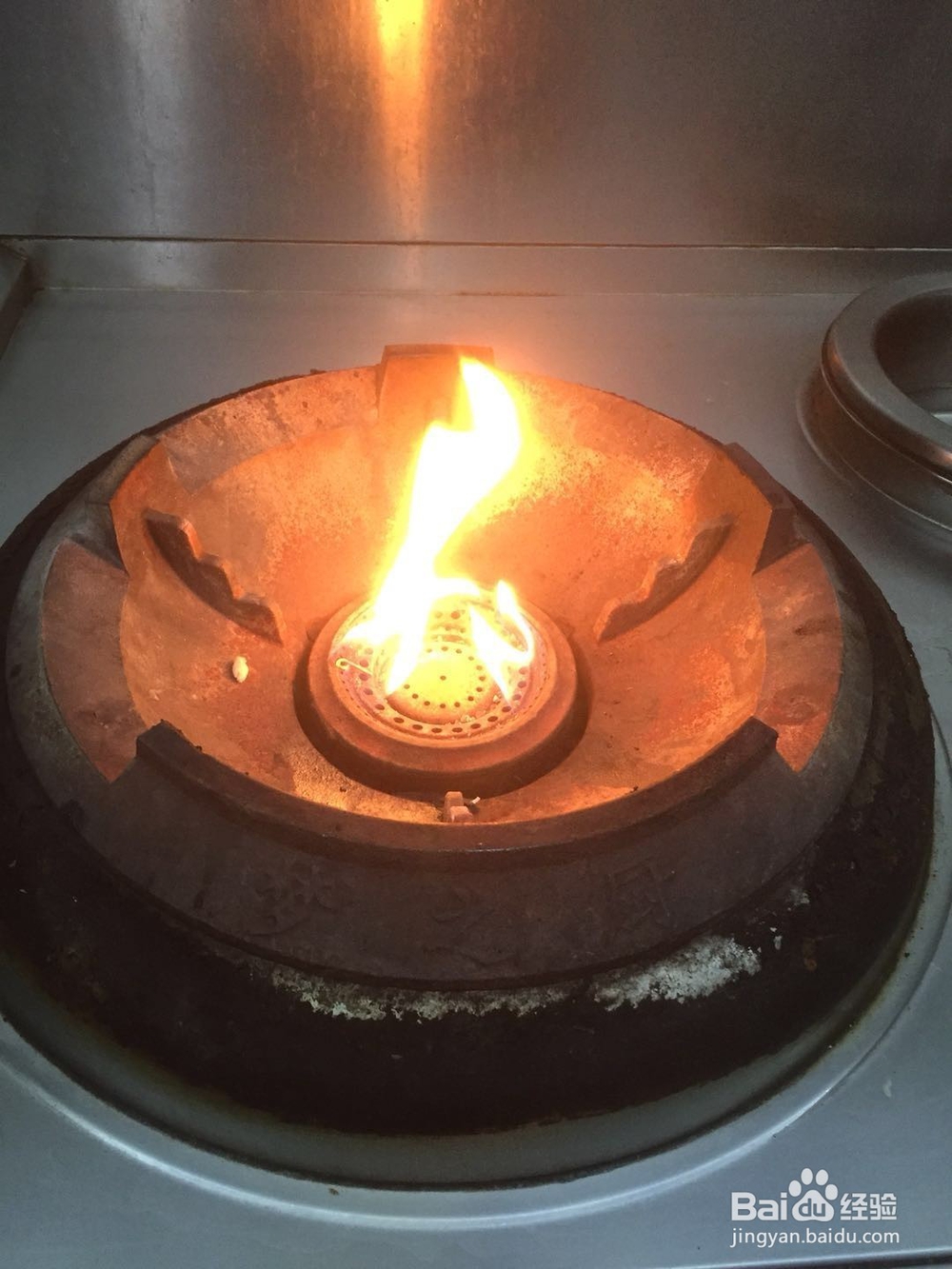 如何使用厨具营行单炒单温燃气炒灶