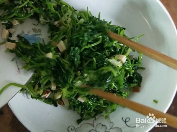 鸡蛋干拌香菜的做法