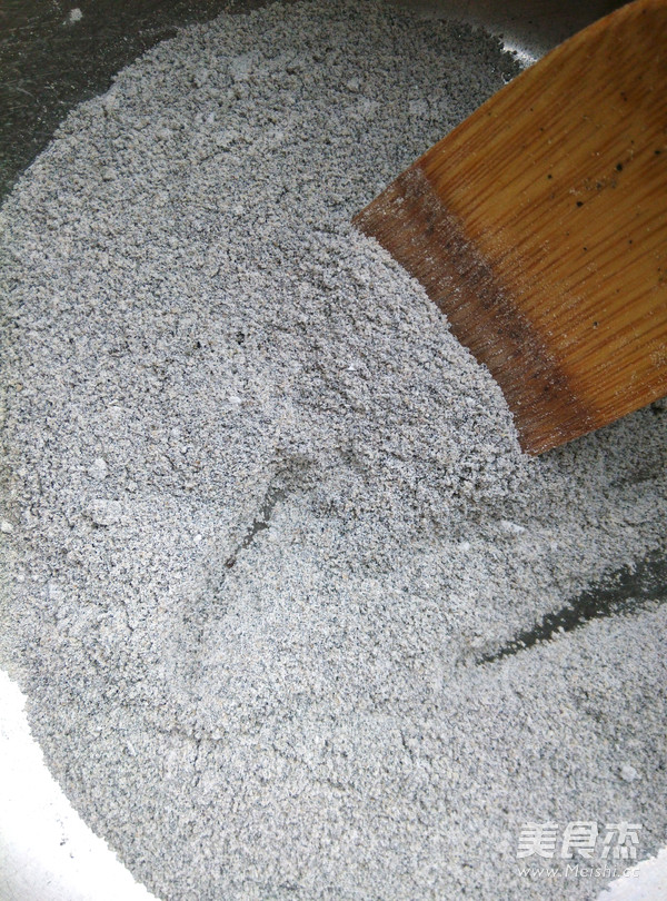 龙猫黑芝麻汤圆