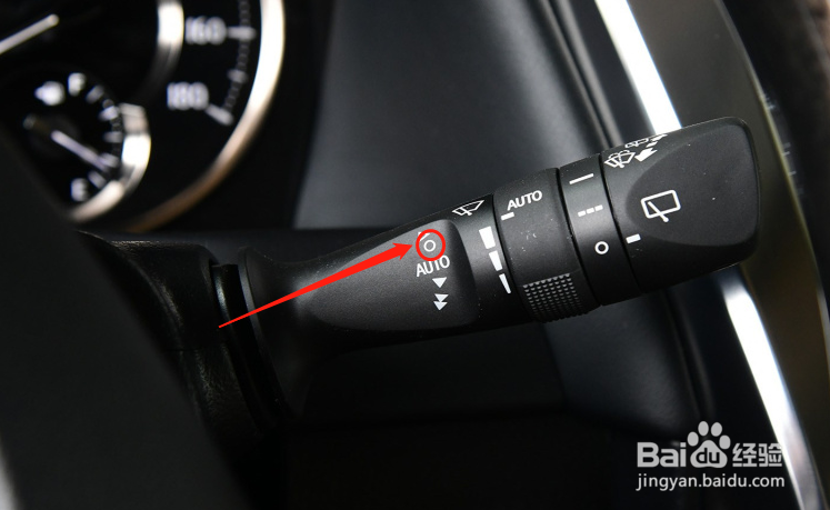 丰田埃尔法车辆雨刮的功能怎么使用