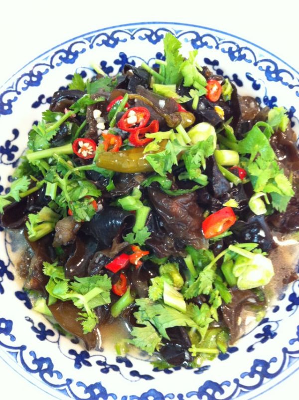 香菜凉拌黑木耳