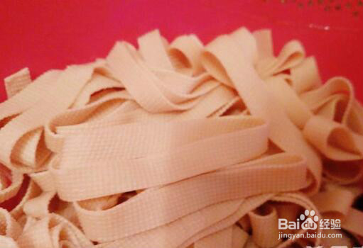 木耳拌豆皮怎么做？