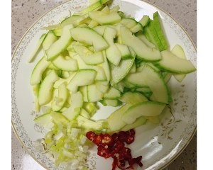 酸辣西葫芦怎么做