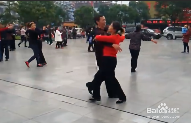 怎样学跳中三交谊舞