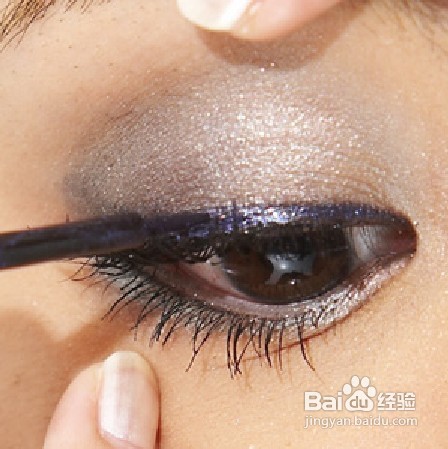 内眼线持久10小时的秘诀