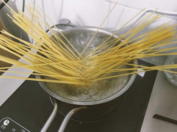 低脂奶香菠菜意面