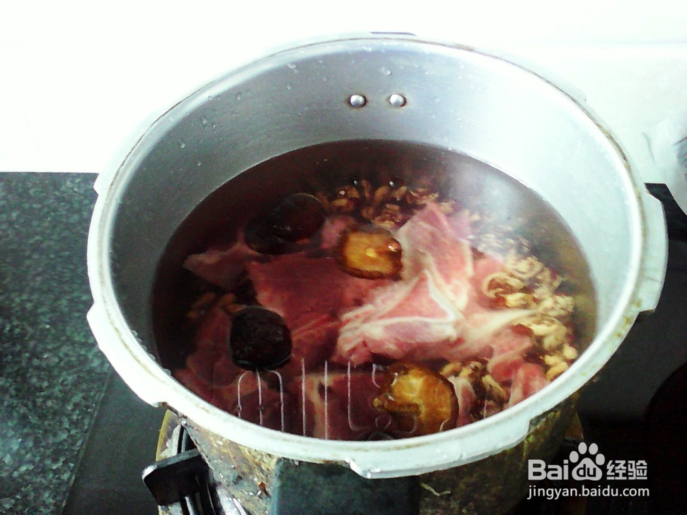 风味花豆炖板骨