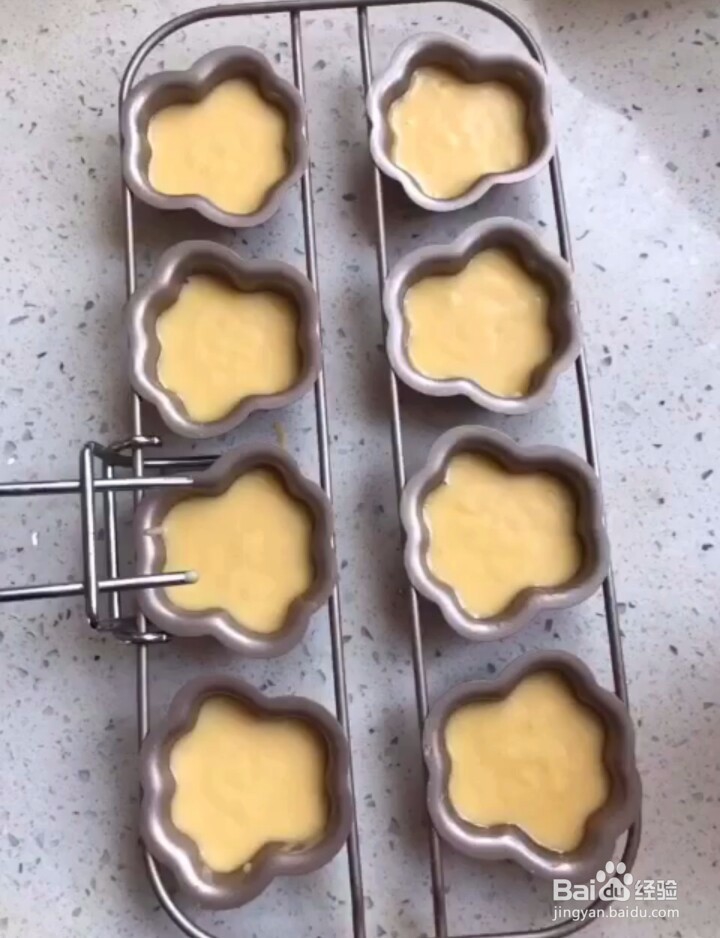 如何制作猫爪小蛋糕?