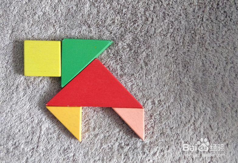 用七巧板怎样拼一只奔跑的狗？