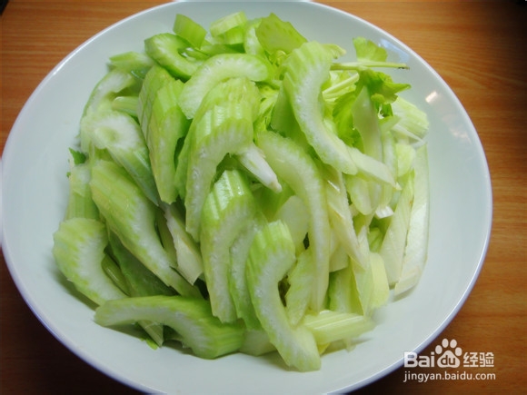 芹菜胡萝卜炒肉丝