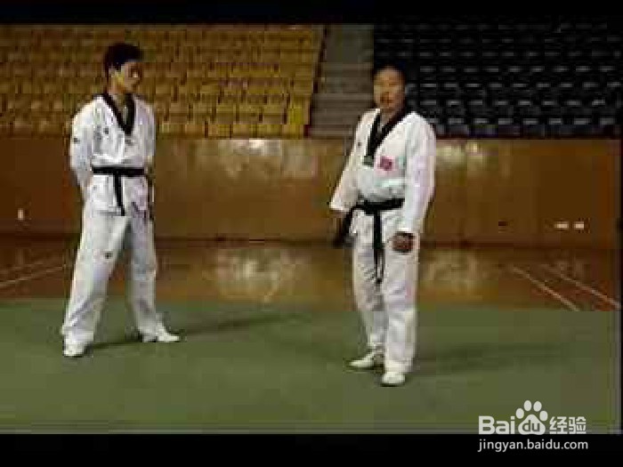 正蹬腿踢击训练的技巧