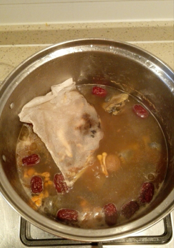 四物虫草乌鸡汤