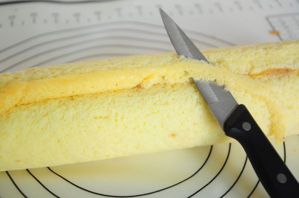 戚风栗蓉蛋糕卷