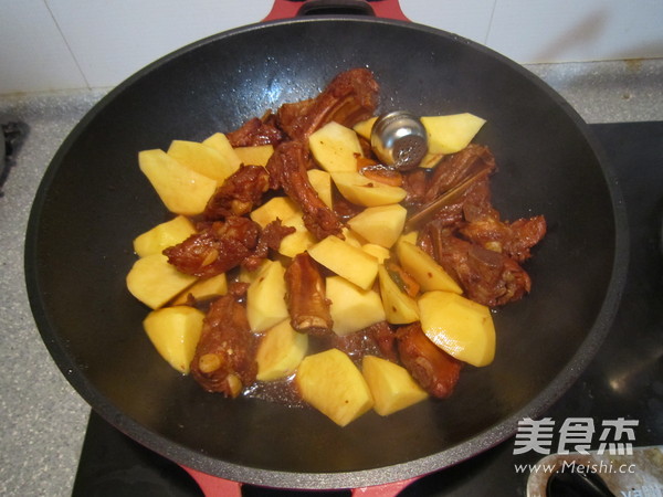 又香又面排骨炖土豆