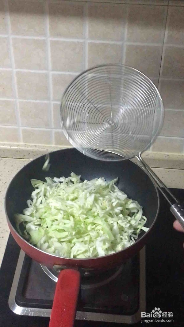 素炒莲花白。
