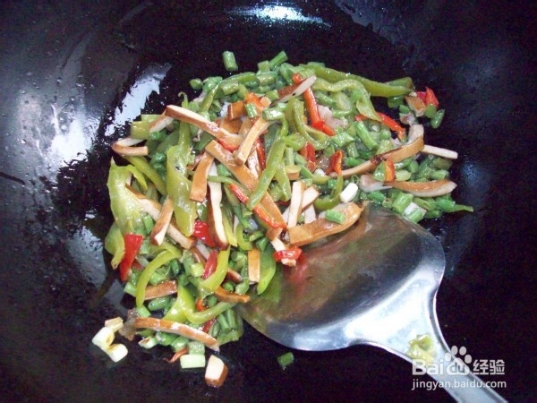 双椒豆干炒饭