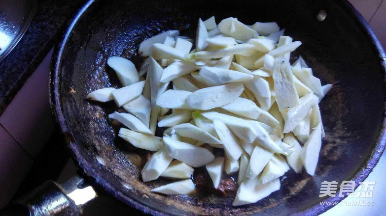 茭白烧肉的做法