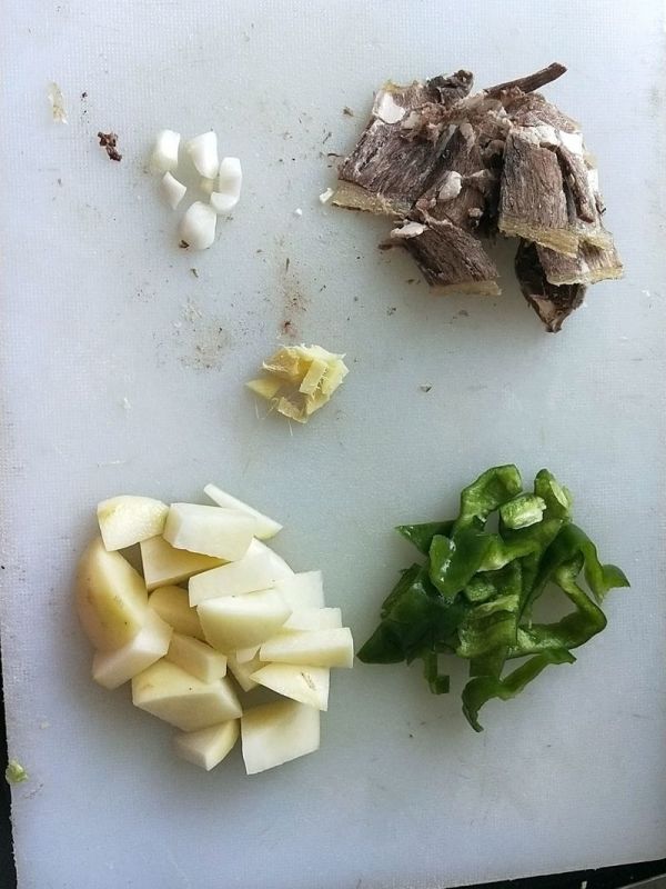 土豆牛肉盖浇面