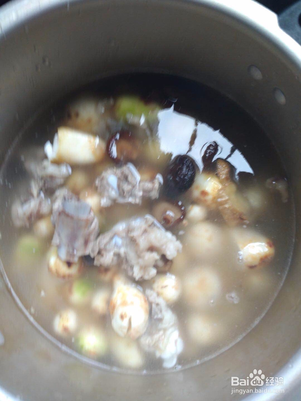 芋头山药排骨汤的做法