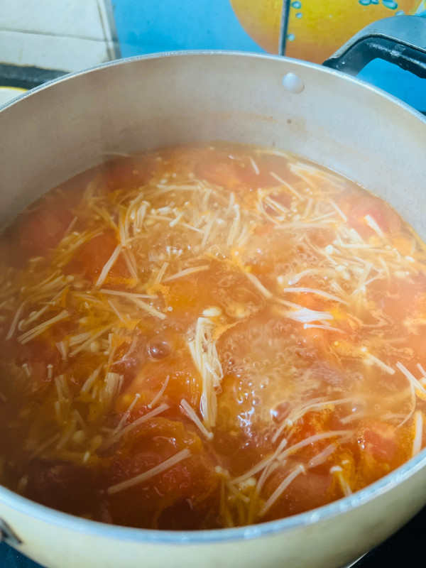 西红柿金针菇汤