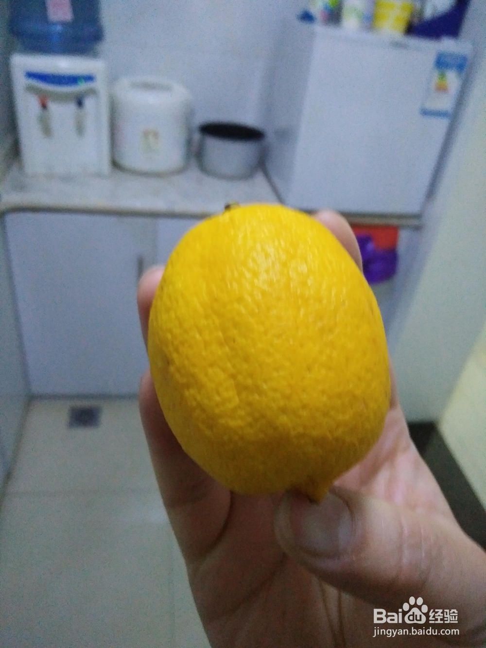 <b>减肥美容的柠檬醋的做法</b>