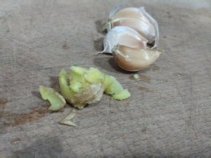 如何做出好吃的蒜蓉菠菜腐竹