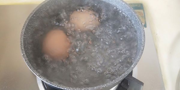 鸡蛋牛油果沙拉