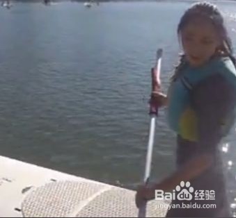 单人皮划艇怎么控制方向