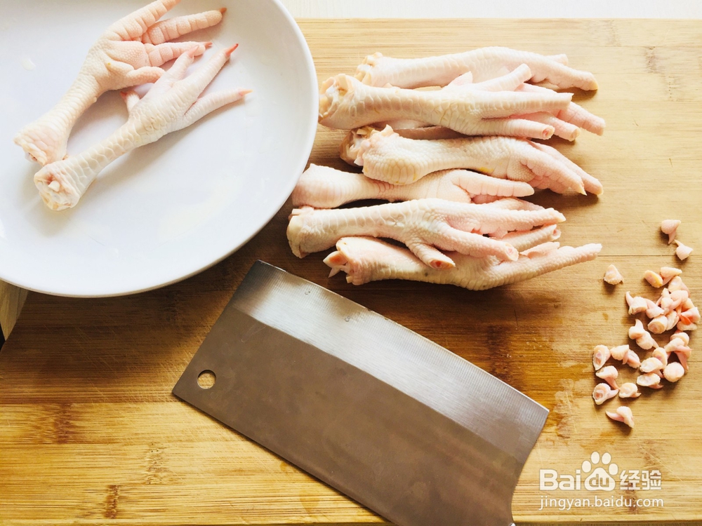 香辣红烧凤爪怎么做才好吃？可以秒杀多数卤味店