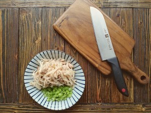 食补养生香菇鸡肉粥的做法