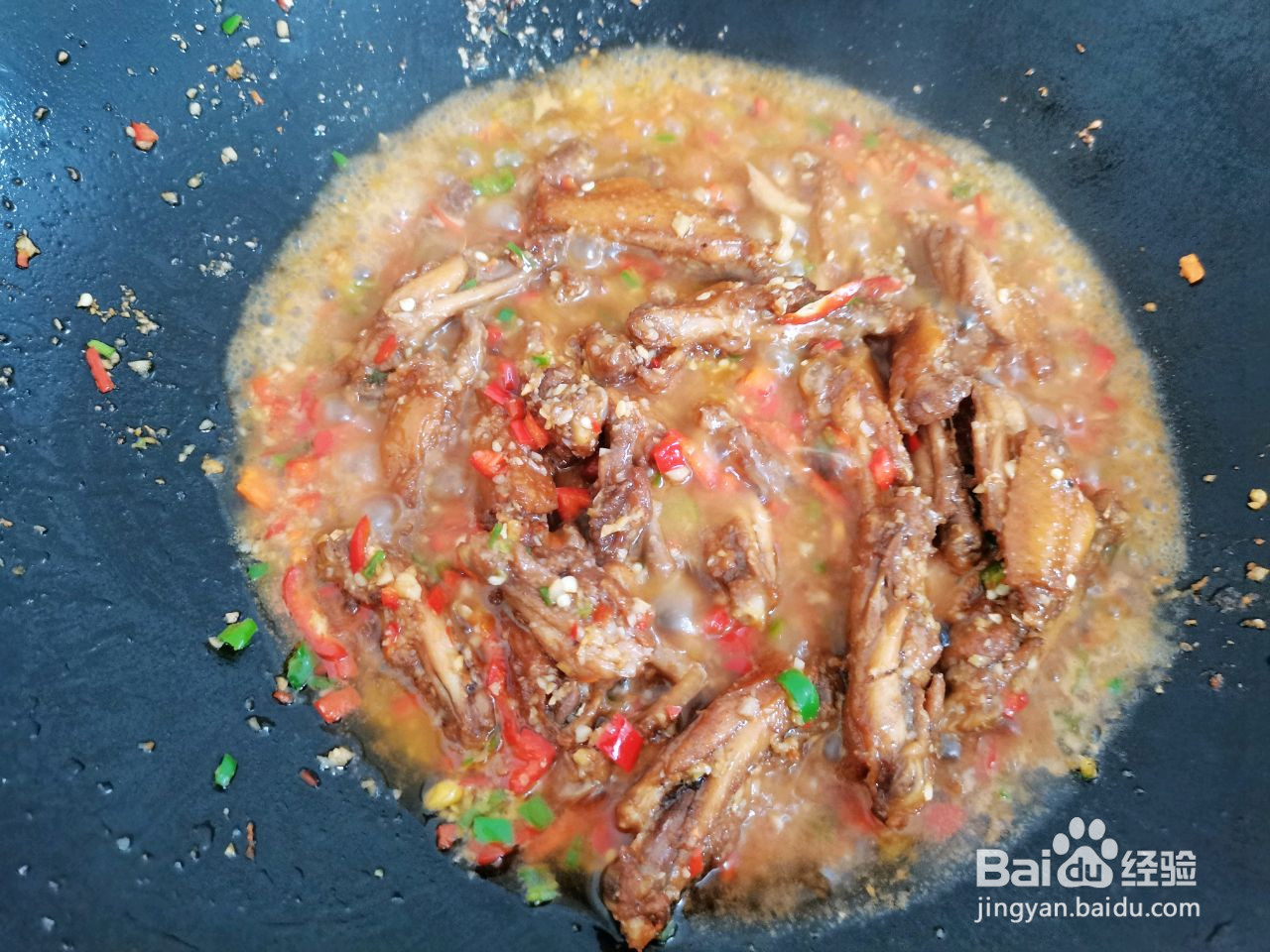 蒜香鸡翅的做法