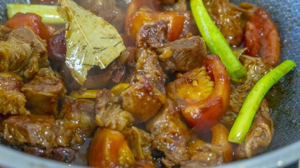 西红柿土豆焖牛腩