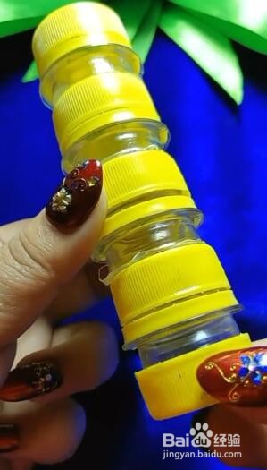 如何用瓶盖制作分装药罐？