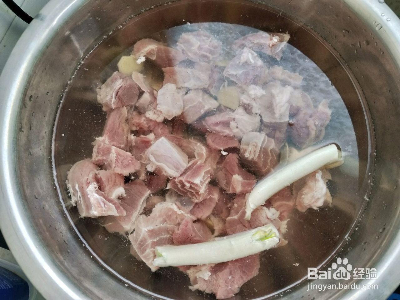 西红柿土豆炖牛肉的做法