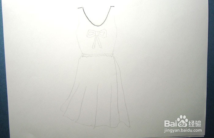 彩铅如何画背心连衣裙