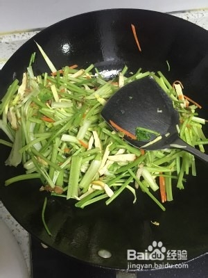 食补养生芹菜肉丝笋香干还有胡萝卜的做法