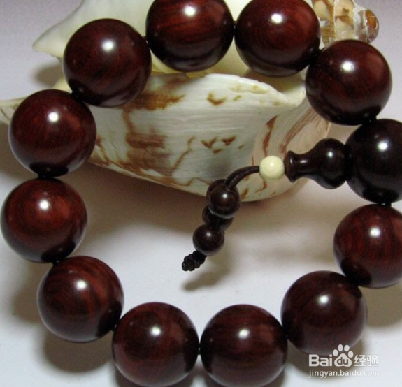 小叶紫檀手串包浆图