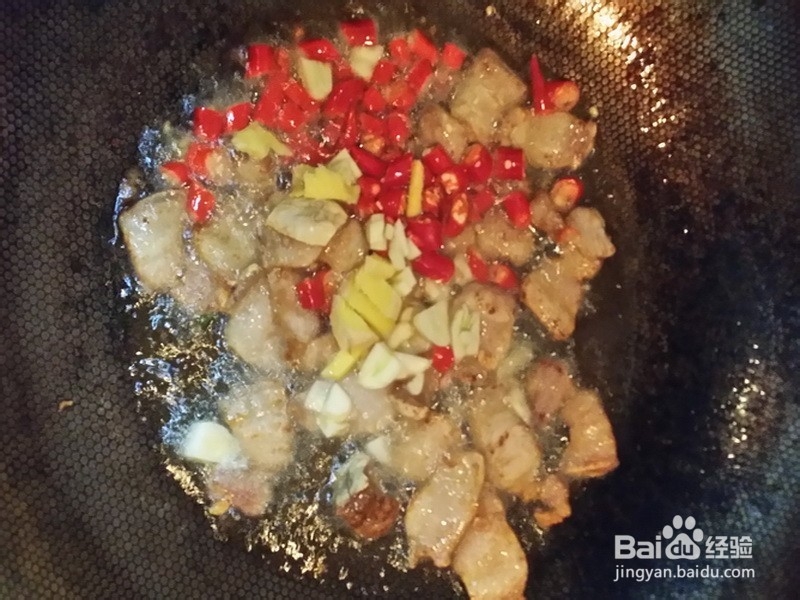 怎样做五花肉爆炒花菜