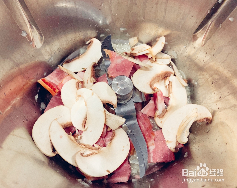 香浓的奶油培根意大利面