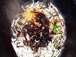 家常版酸辣汤怎么做？