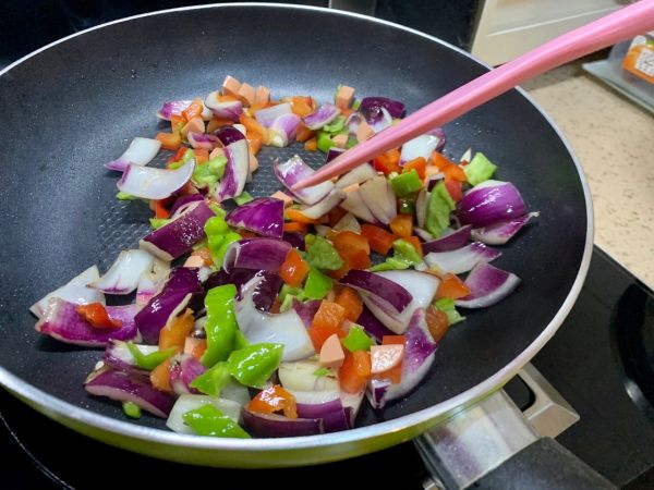黑椒酱汁牛肉配白饭