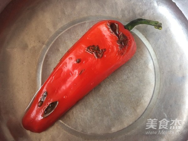 皮蛋烧辣椒的做法