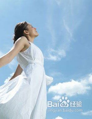 <b>女性美容护肤小窍门_女人四招防冬季皮肤干痒</b>