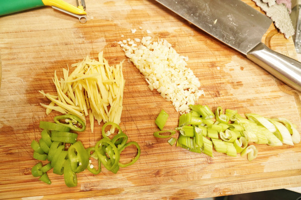 豉油焖烧鲫鱼干