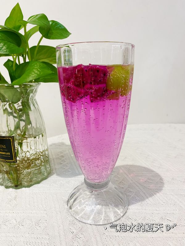 桃桃西打火龙果葡萄饮