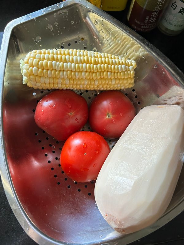 番茄玉米排骨汤