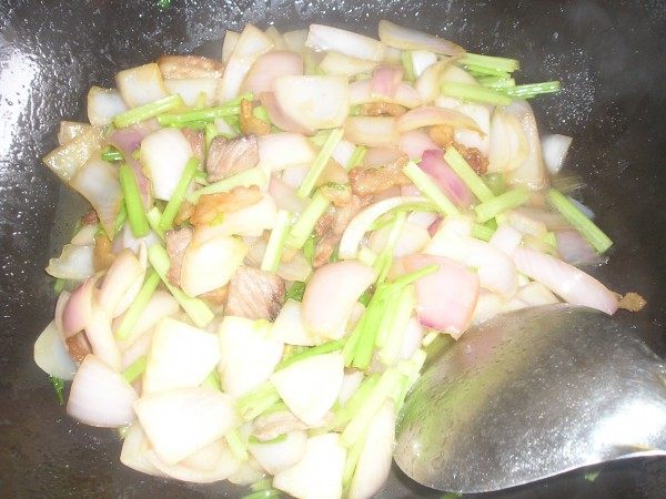 原来瘦肉是这样和洋葱一起炒的，赶紧试试吧