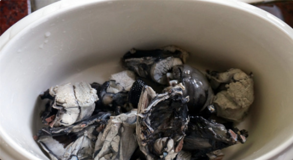 冬虫夏草滋补乌鸡汤