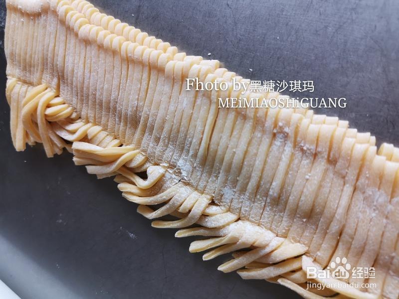 小美黑糖沙琪玛的做法